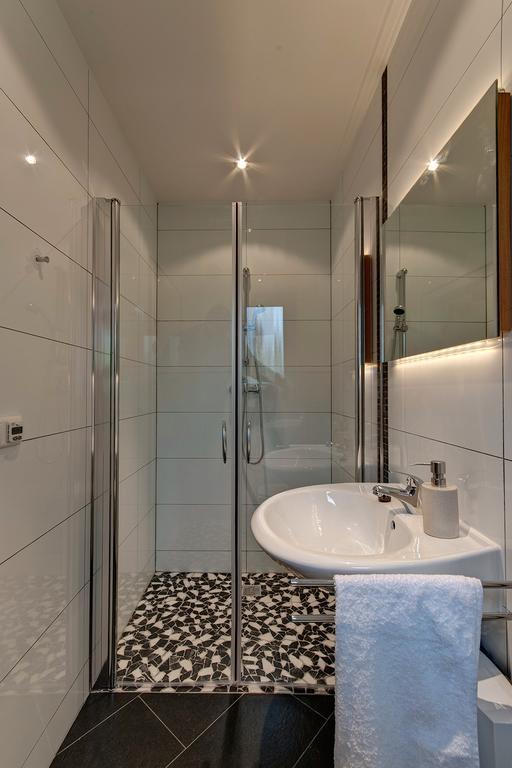 Ferienwohnung Yvonne Oberhausen  Rum bild
